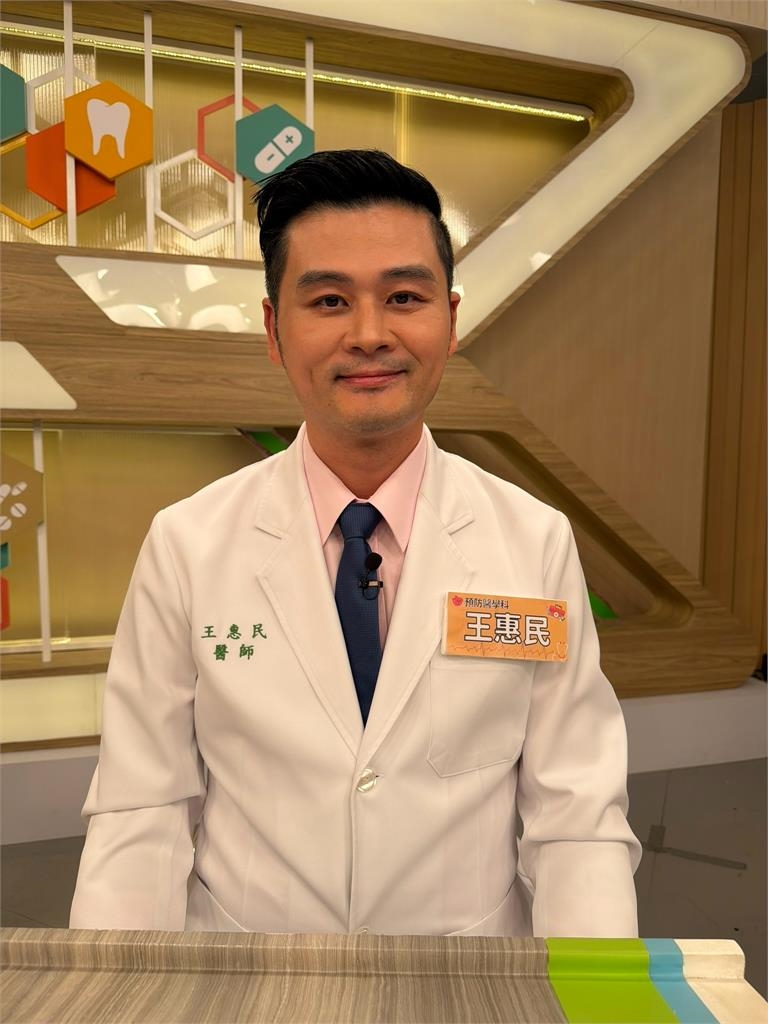 自豪不用葉黃素保健品!王思佳瘋狂追劇後一早醒來視線全霧了