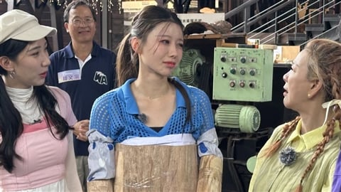李雅英被整不忍了!錄影失控「怒扯女星衣領」 她氣轟:不要欺負我