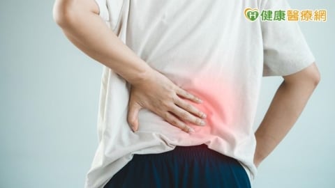 30多歲男腰痠竟是腎結石 醫:尿液顏色是警訊