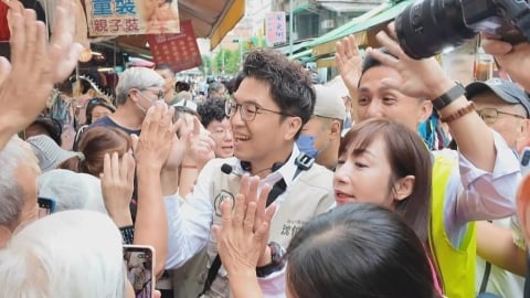 沈伯洋紅了!唐綺陽笑喊「想被算」 本尊直呼:先回家排星盤