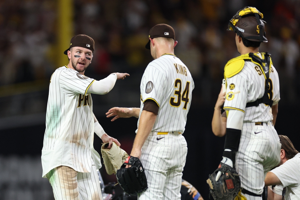 MLB(影)/才休一天又登板救援!教士先發投向「拍賣哥」看齊!成功關門讓球隊續命
