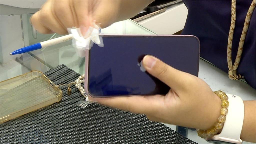 新iPhone充整晚「卡在80%」果粉哀號!蘋果提醒「快檢查1設定」秒解決