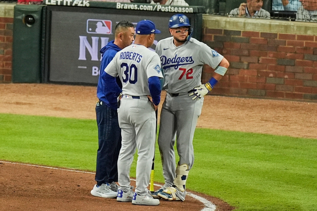 MLB(影)/大谷大聲指出捕手妨礙打擊上壘!道奇一度滿壘可惜下一棒老將沒能建功