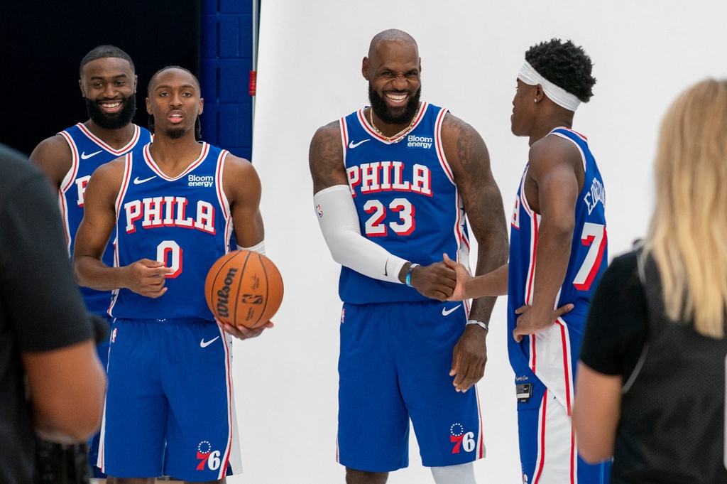NBA(影)/詹皇怒了「痛罵」恩比德!本人火速回應:別再說謊了