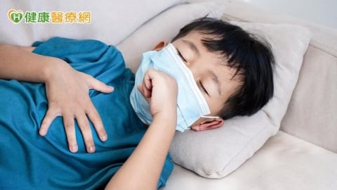 肺像爛蘋果!7歲童緊急動刀撿回一命 醫提醒「這些警訊」別拖