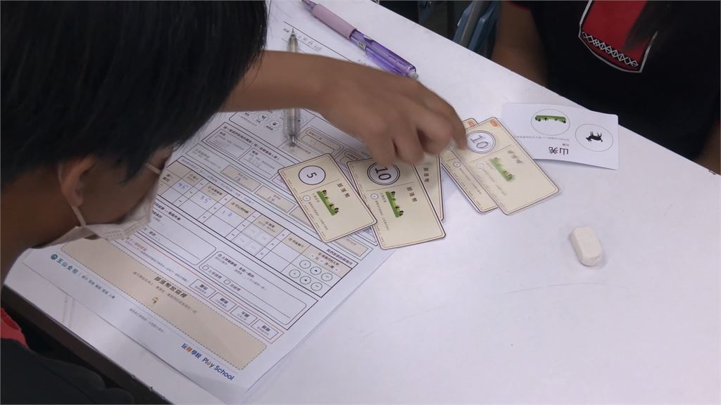 偏鄉理財課! 部落孩子沉浸式學金融、領薪水、玩防詐