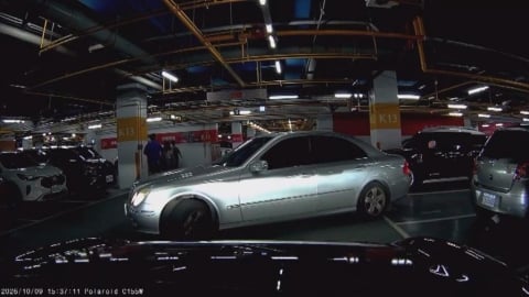逆向強占車位不認有錯 順向駕駛理論無果直搖頭
