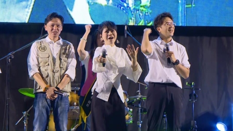 大咖台語歌后也挺沈伯洋!首度震撼同台開心共舞 他笑認沒天份