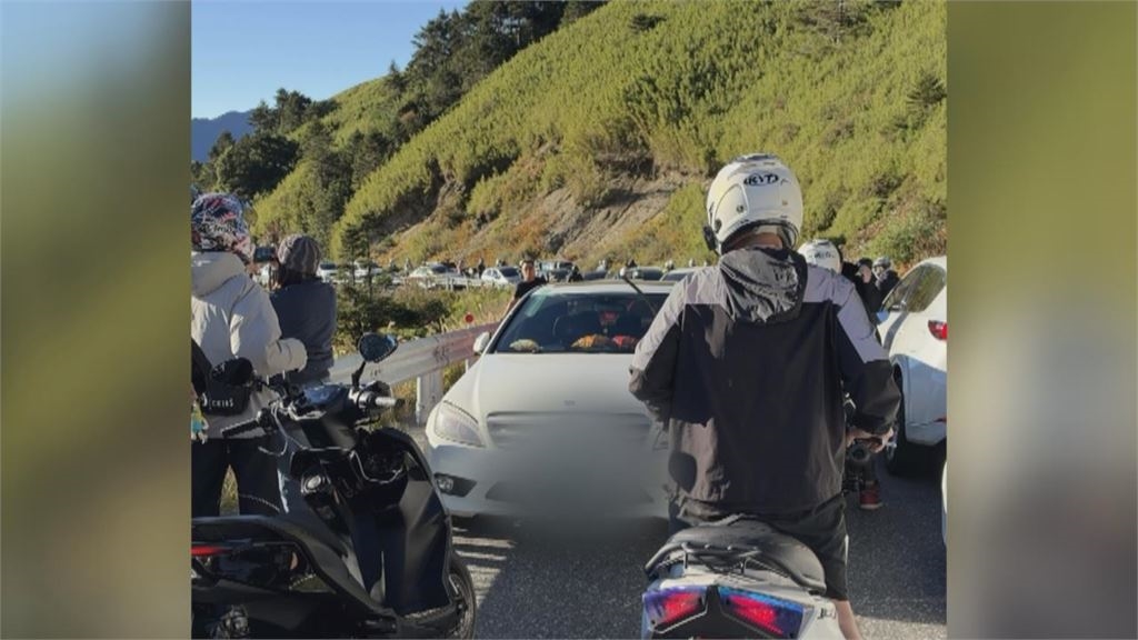 武嶺賓士男「停路中擋200車」塞爆!車主竟「逃罰單」警方揭背後原因