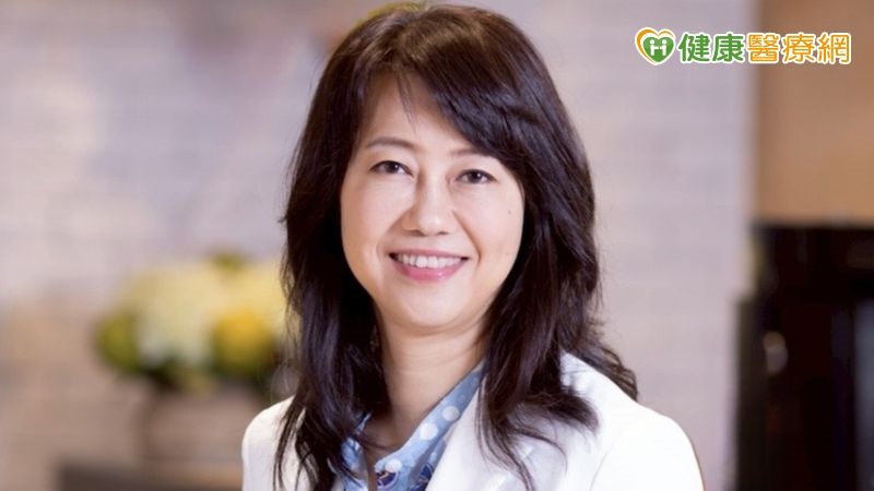 ▲莊怡群醫師指出,兒童近視治療強調「全時段」控制