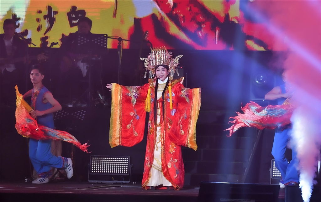 張秀卿化身媽祖演唱，出場超震撼（圖片提供：名人演藝事業）