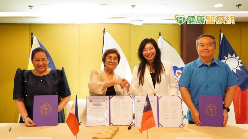 中華民國藥師公會全國聯合會（FTPA）拓展國際交流再邁重要一步！全聯會12日於菲律賓馬尼拉，首度與菲律賓藥師公會（PPhA）簽署合作備忘錄（MOU），正式締結姊妹會