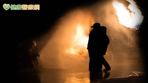 逃出火場無外傷仍有致命風險 當心吸入性嗆傷