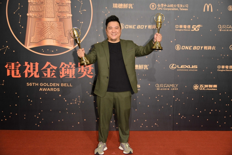 《騎吧!哈林小隊》製作人R-One因為太操瘦了一圈,被哈林笑虧從曾志偉明星臉操到變成曾寶儀。(圖/三立提供)