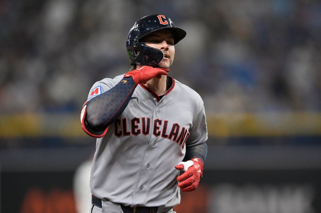 MLB(影)/美聯龍頭爆冷翻船!光芒牛棚守不住崩盤 守護者強勢搶下開門紅