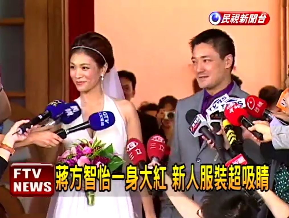 蔣家第四代生活大不同!蔣友常「穿吊嘎」與妻帶2娃現身台北…最新近況曝光