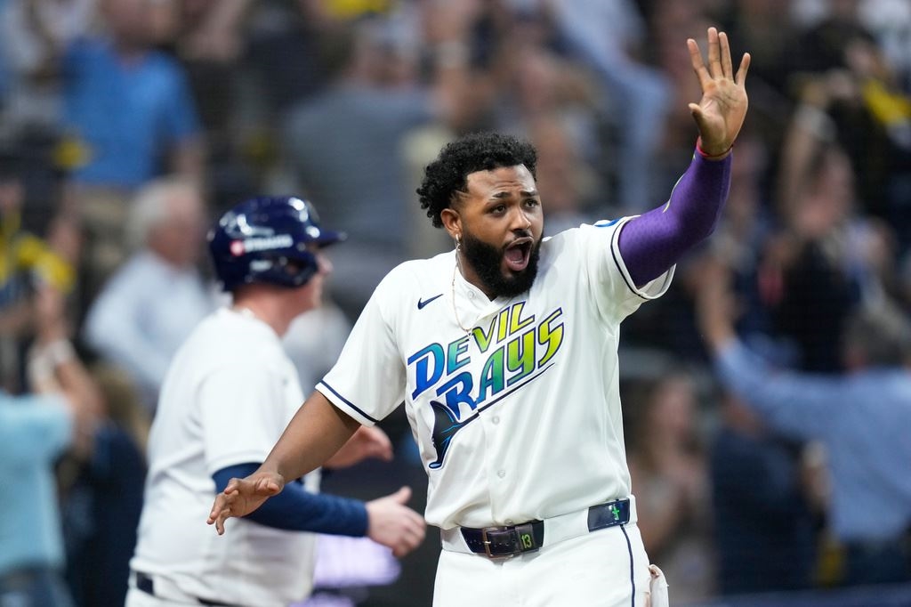 MLB(影)／傳奇「木桶伯」經典重現！光芒球星神接殺後搖手指　關只能傻眼