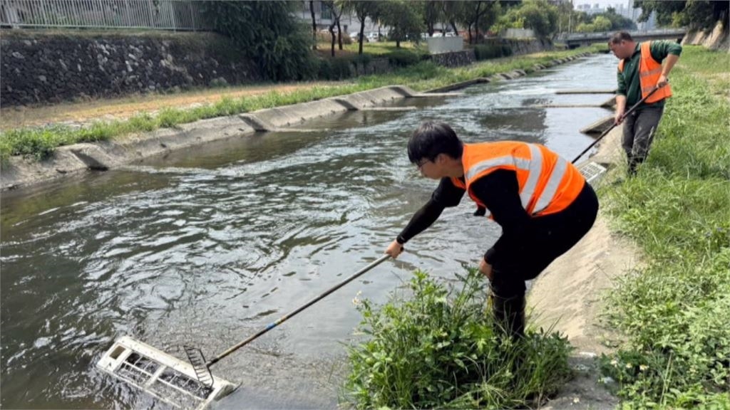 冷氣漂漂河?柳川驚見「至少7台冷氣」 網友酸:幫魚裝冷氣