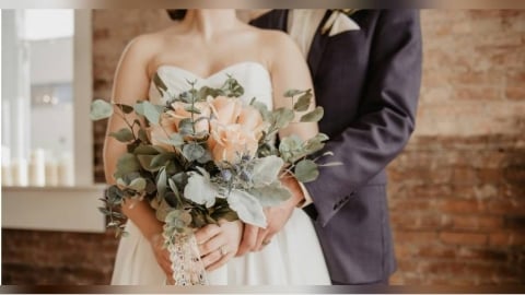 小姑參加婚禮穿大露背長裙!新娘氣炸「比我還露」 網不挺:想太多