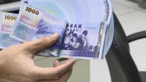 快去刷存摺！政府連發2筆錢「一次5個月」近10萬入帳　月底還有16津貼接力發