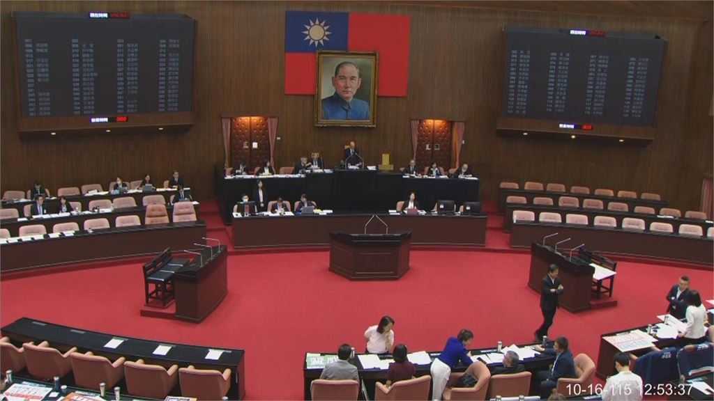 快新聞/又是藍白!強推長者健保費中央買單 政院估2049年燒628億「壓垮社福」