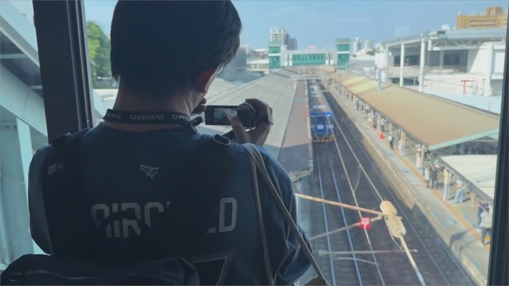 歷史性一刻! 賴總統南下見證 台南車站湧人潮告別最後一班地上自強號