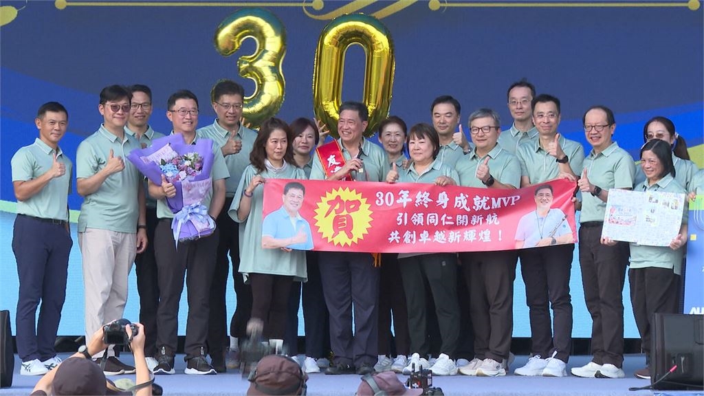 友達30週年! 彭双浪、新任總經理合體 看好「AI不會泡沫」