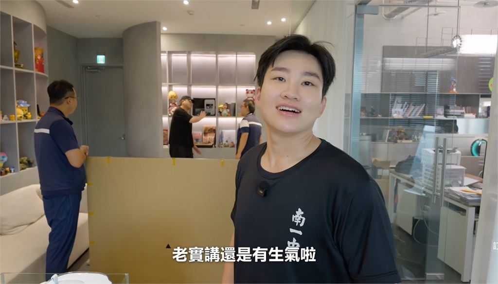 Joeman超崩潰!新員工砸爛「未上市電視」要價26萬 他公開懲處:還是生氣