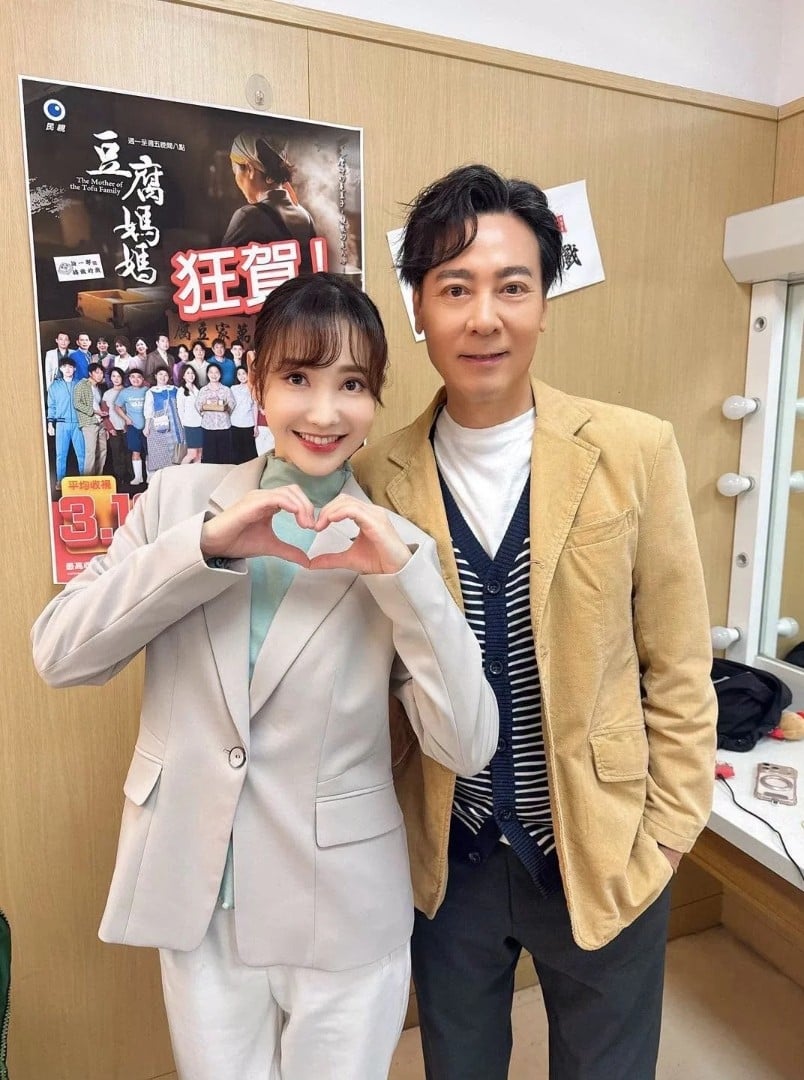 徐千京《豆腐媽媽》飾演尹昭德的貼身助理/翻攝徐千京FB
