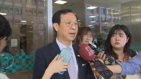 年輕人恐年繳多3千元？藍白強推65歲以上免健保費　石崇良火線回應