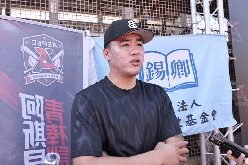 棒球/動刀2次浴火重生飆158公里球速!巨人旅美投手李晨薰與小球員分享傷痛經歷
