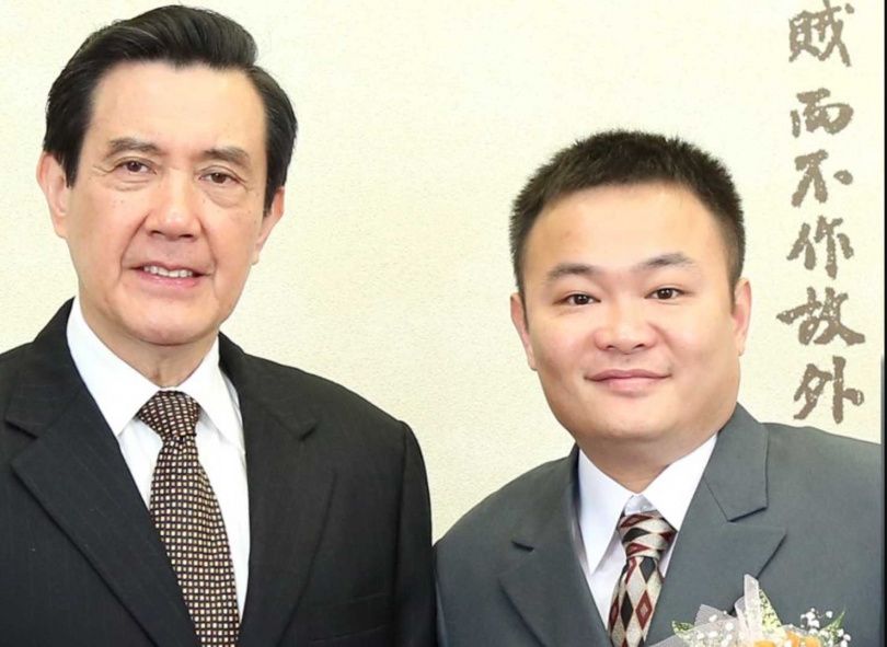 武泰建設董事長李振吉(右)近年投入塭仔圳開發市地重劃。(圖/翻攝武泰建設官網)