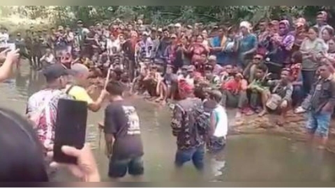 下水12分鐘都沒浮起！2農民靠傳統儀式解決土地糾紛　雙雙慘死