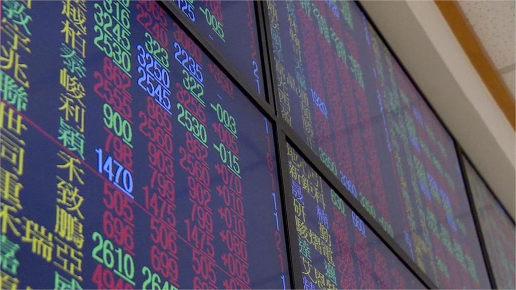 最強ETF出爐「這檔」報酬率輾壓0050!想靠它「月配1萬」專家教你這樣買