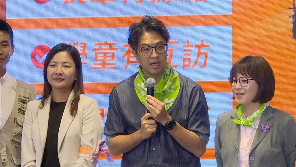金曲歌王高喊「我們的市長」！學生齊喊「沈伯洋」他破嗓急糾正神反轉：是她拉