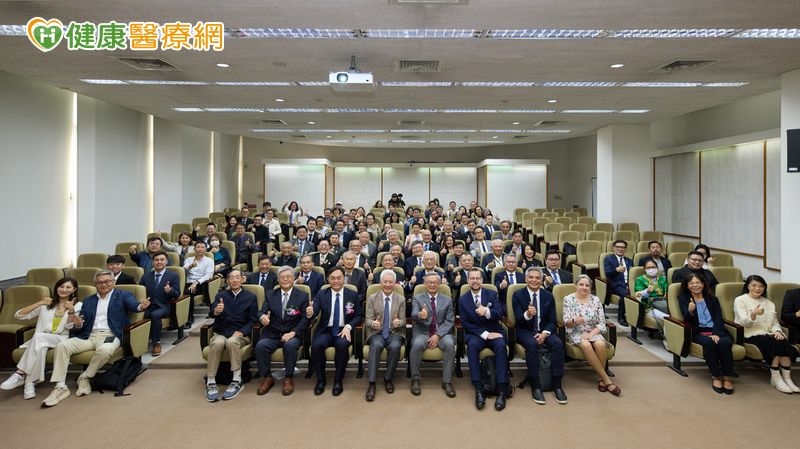 ▲2026年3月21日,醫療系統聯盟於東海大學舉行第三屆理事長布達典禮,吸引捷克、斯洛伐克等多國代表出席。