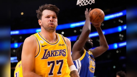 NBA(影)/咖哩大神獨木難撐大廈!勇士慘敗給湖人22分 唐西奇領軍宣告新時代