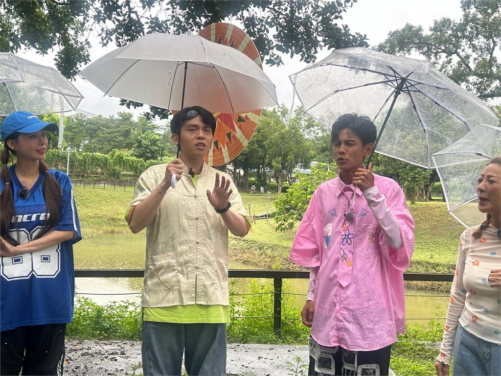 大來賓黃豪平使出渾身解數!扮「洪都拉斯演的葉教授」、戴兩層頭套扮許光漢搞笑
