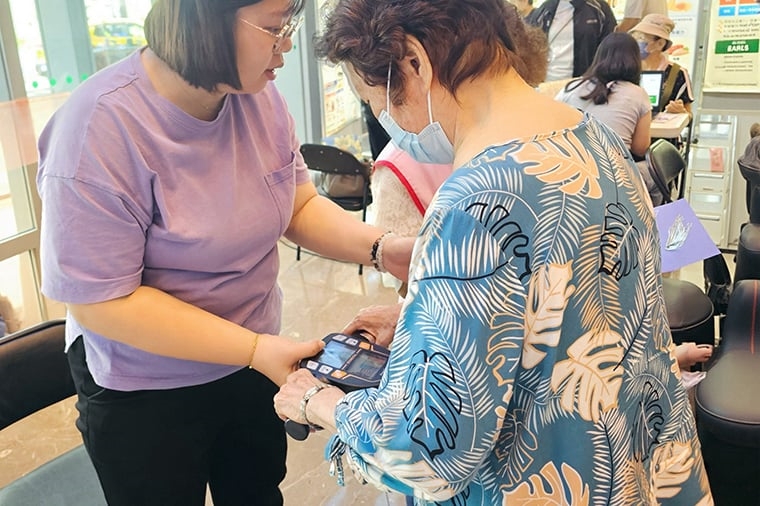▲活動提供身體組成及握力等檢測，協助民眾了解自身狀況，並依評估安排進一步檢查。（圖／亞東醫院提供）