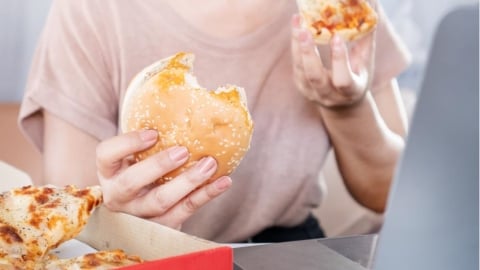 壓力一來食慾就大亂?有人狂吃、有人完全吃不下:用嗅覺儀式建立從容的進食節奏
