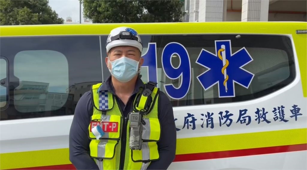 薔琵逼近!強風吹倒苗栗看板 繩索如「血滴子」擊落騎士