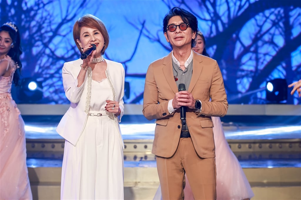 向娃、荒山亮擔任大來賓，與歌手一起懷念陳盈潔
