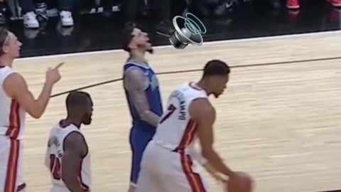 NBA(影)/開聲音!字母哥罰球打鐵+麵包 球三弟「狂叫轉圈」網冷回:要看醫生嗎
