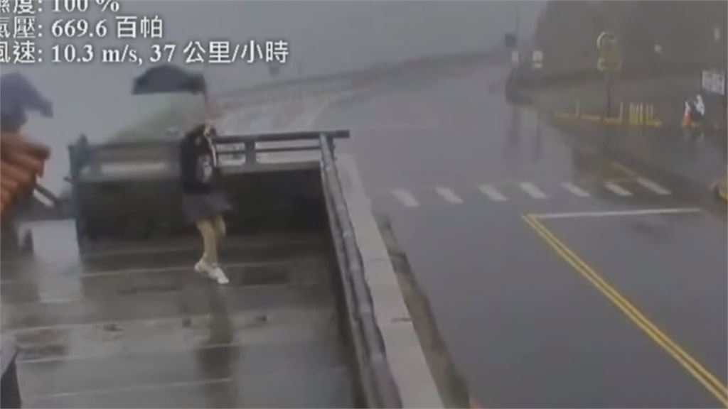 薔琵來襲!武嶺亭鏡頭君狂晃 民眾衝上山比YA挨轟