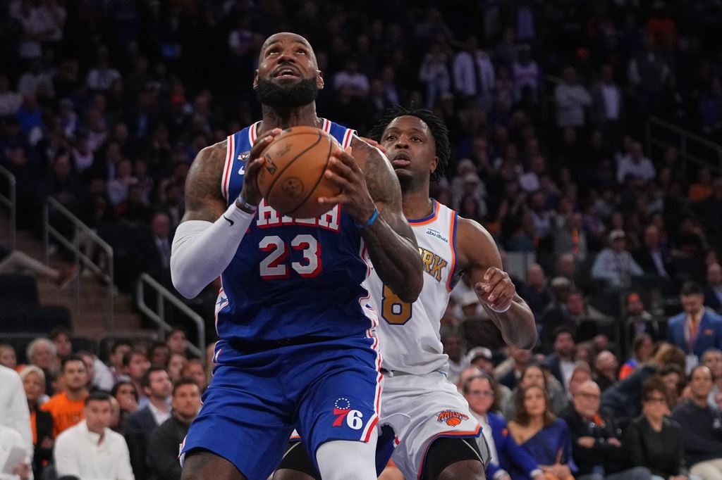 NBA(影)/川普生氣了!「詹皇」唱國歌練揮桿遭批:不尊重國家是「徹底的恥辱」