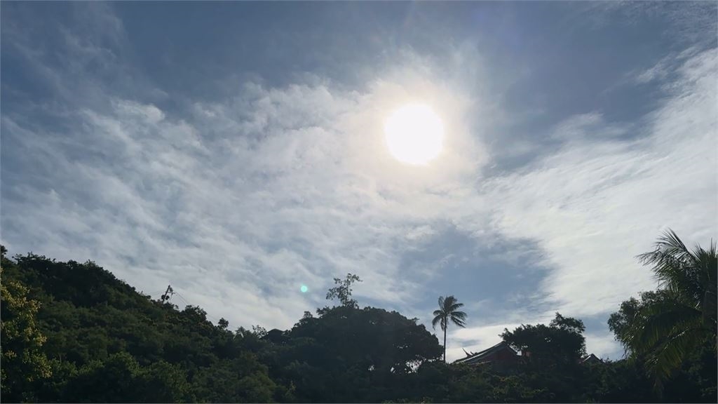 薔琵颱風襲南台灣放假 高雄出太陽民眾排隊吃早餐