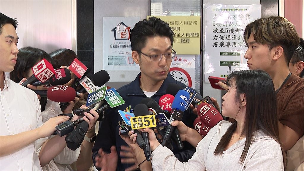 蔣萬安「體驗搬樹枝」挨酸! 網友怒:能不能別干擾基層?