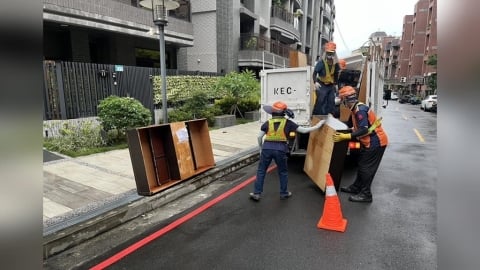 24日中午過後收運垃圾 新北環保局整備人力機具協助災後清理