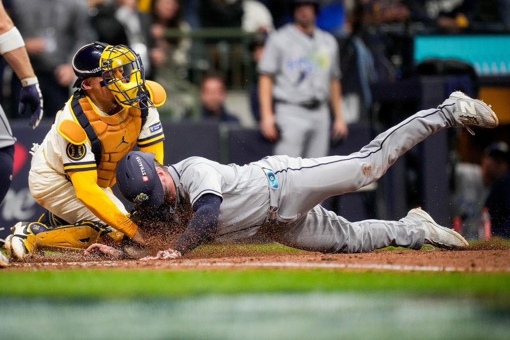 MLB(影)/世界大賽上演本壘攻防神阻殺!喬里奧雷射肩救命 光芒跑者慘遭阻殺
