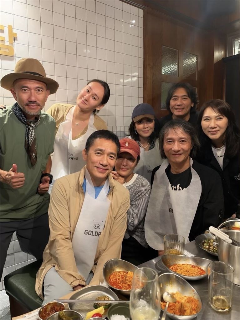 「越南梁朝偉」巧遇本尊！梁朝偉劉嘉玲低調來台 現身GD愛店鬥甜蜜鬥嘴